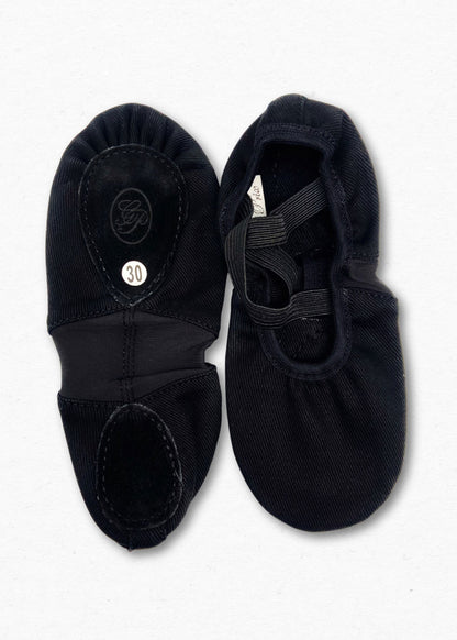 ATTITUDE Advance Stretch Ballet & Dance Shoes – On Foot