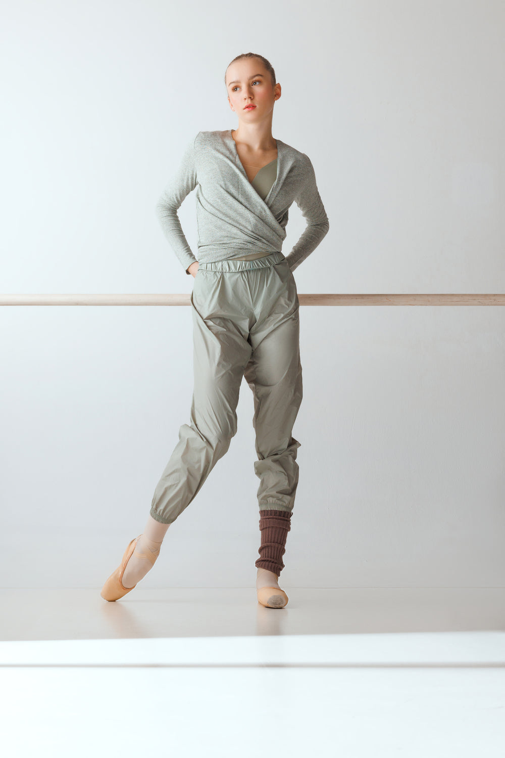 Pants with sauna effect for dance warm-ups